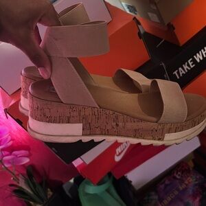 Steve Madden platform sandals